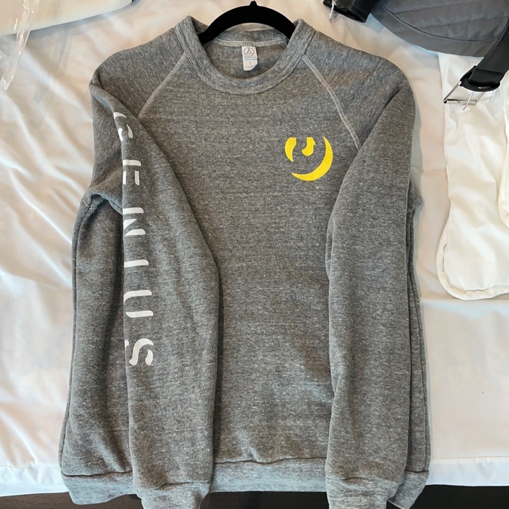 Gray sweater (Genius music branded)